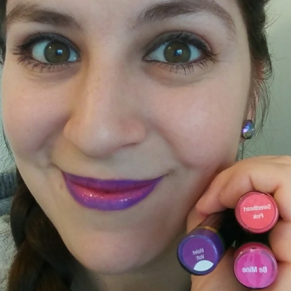 Lipsense - Picture 1 of 4